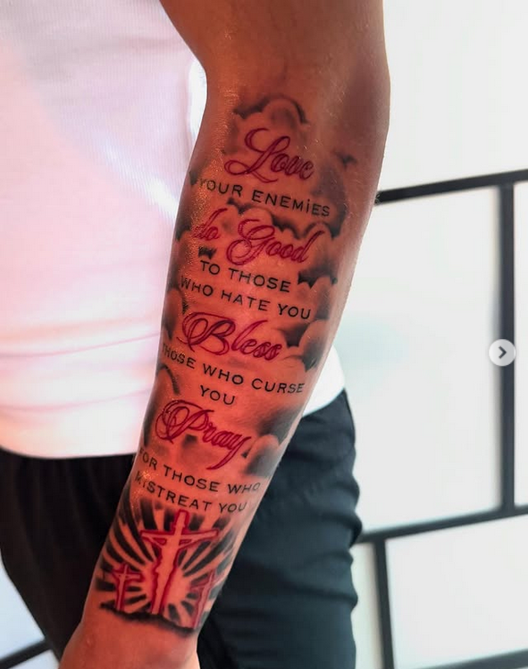 Tatouage lignes fines