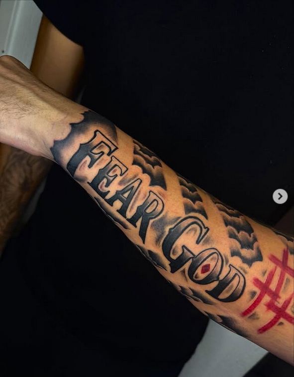 Tatouage calligraphie arabe